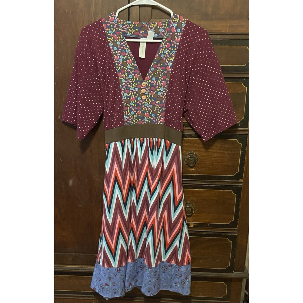 Matilda Jane Multicolor Patterned Knee Length A-Line Dress M Short Sleeve V-Neck